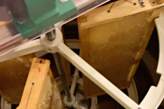 Extracting honey